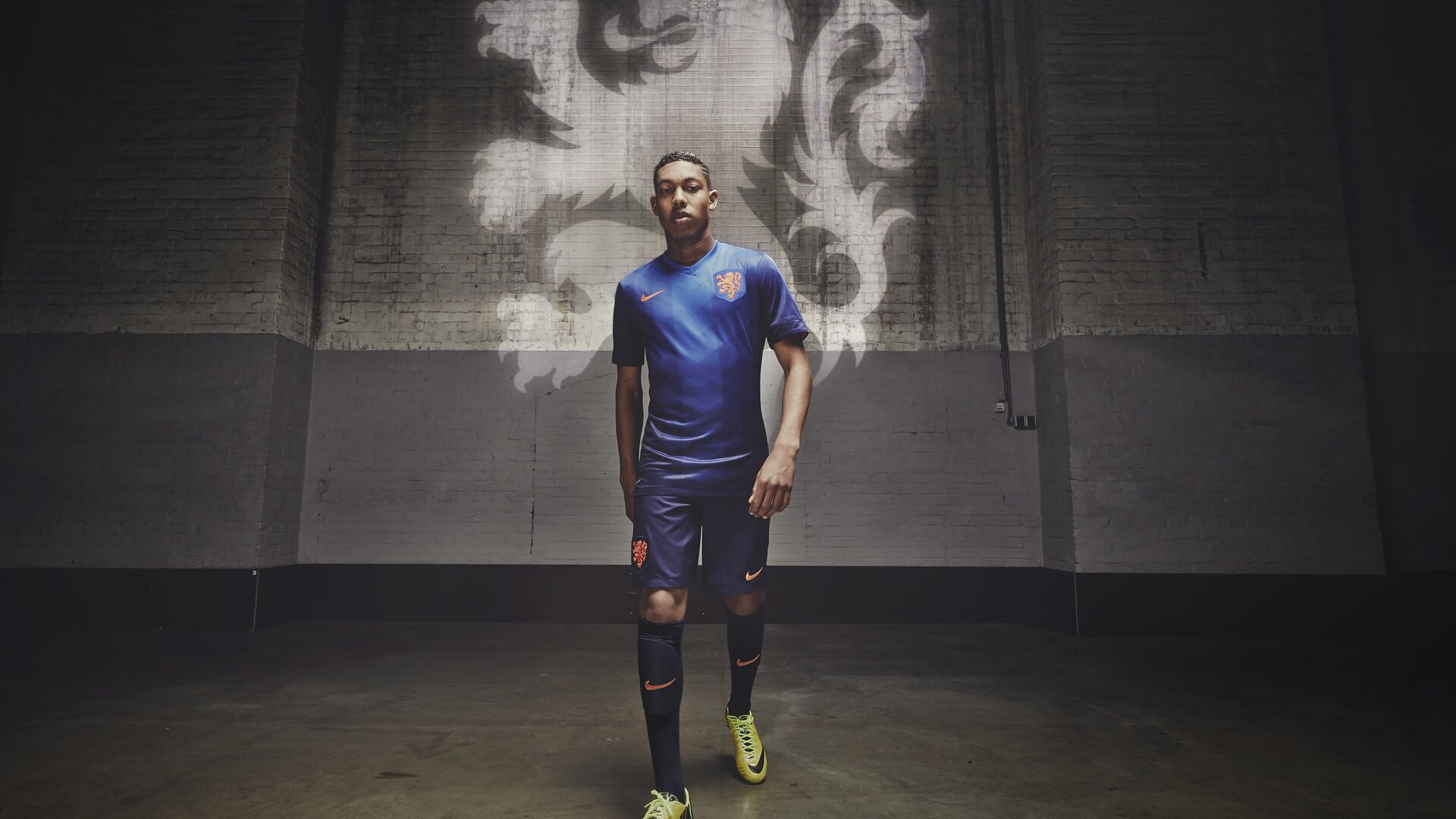 欧洲杯战术大爆发：变化多端塑造赛场奇迹！，欧洲杯比赛的